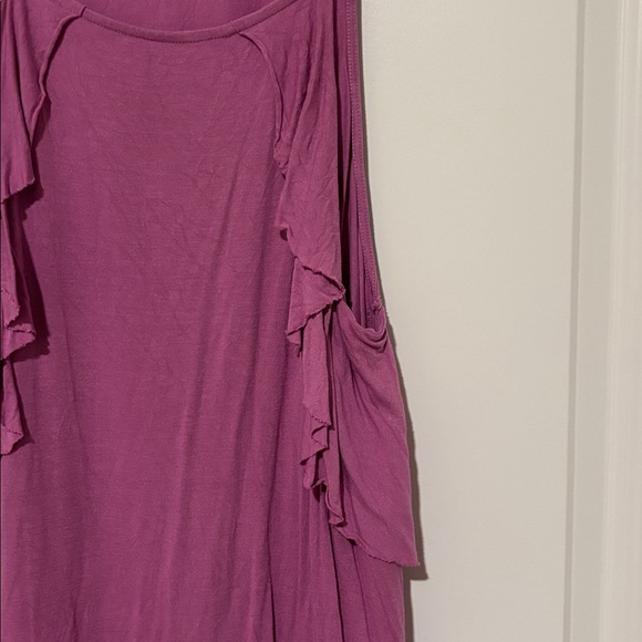 Express Ruffle Tank - Picture 2 of 5